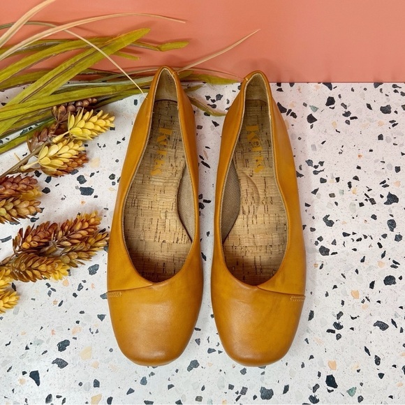 Kork-Ease Tan Women’s Cushioned Preppy 90s Retro Ballet Flats Sz 6.5 - Picture 3 of 10